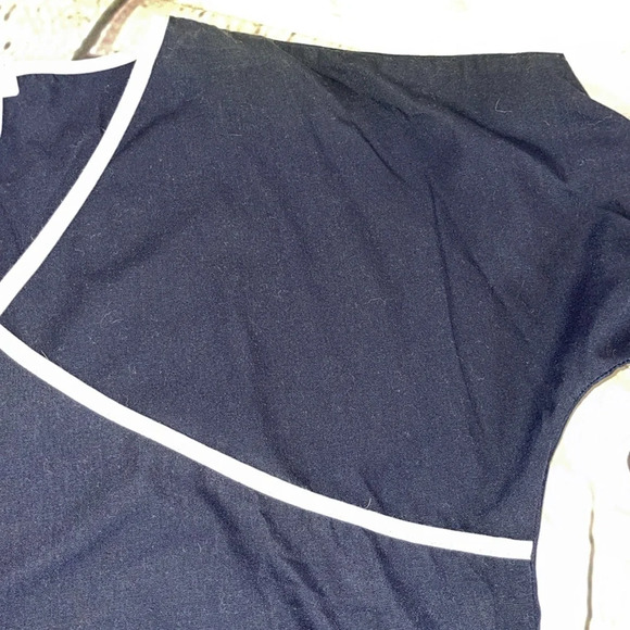 NFL Seattle Seahawks scrubs top medium - Picture 4 of 5